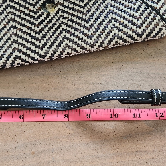 J.McLAUGHLIN Women's Woven Chevron Envelope Flap Crossbody Clutch Chain Bag NEW - Picture 8 of 13